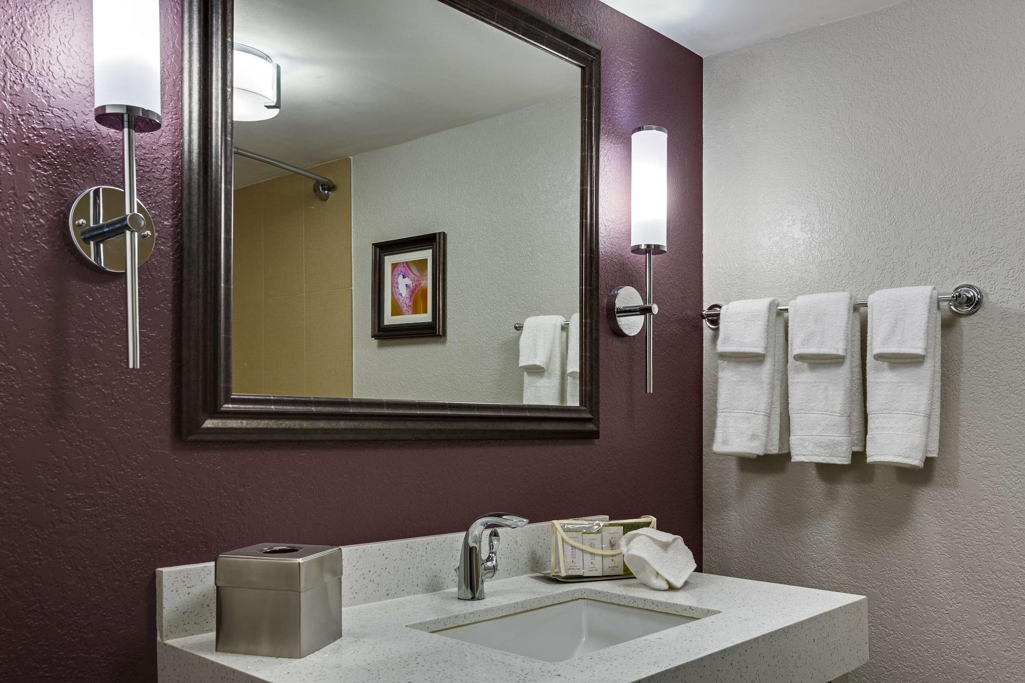 מלון Alafaya Doubletree By Hilton Orlando East - Ucf Area מראה חיצוני תמונה